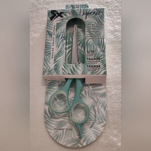 Cushion Closer Scissors with Green Handles